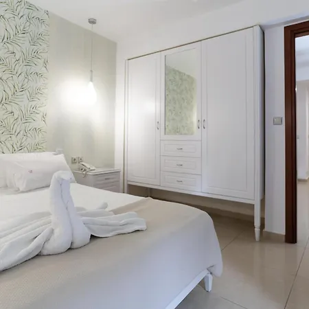 Apart-hotel Dionyssos Village