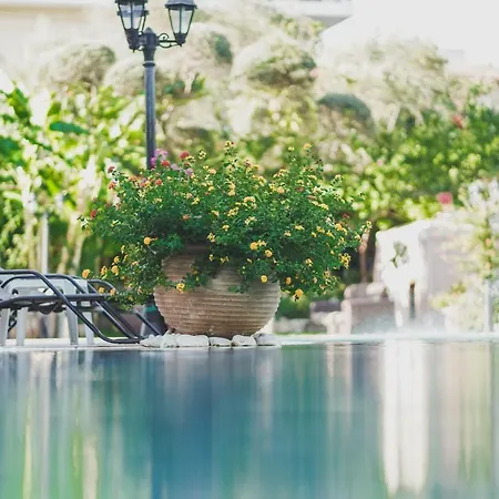Dionyssos Village Apart-hotel *