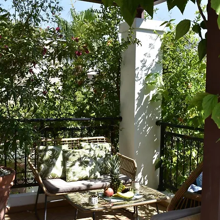 Dionyssos Village Apart-hotel